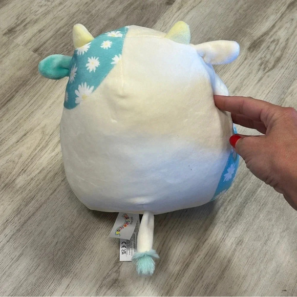 Squishmallows 9” BELANA The Cow DAISY Flower Plush White & Blue - Picture 4 of 4